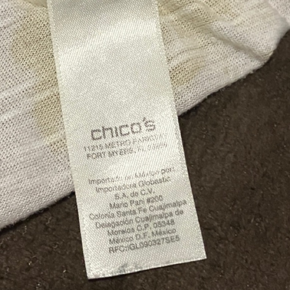 Chico's Black and Red Floral V-Neck Tee - Picture 4 of 6